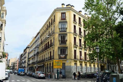 Qué hacer en Salesas: el pequeño París de Madrid.